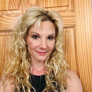 Meet your Posher, Christy a